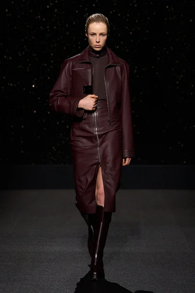 Look 1